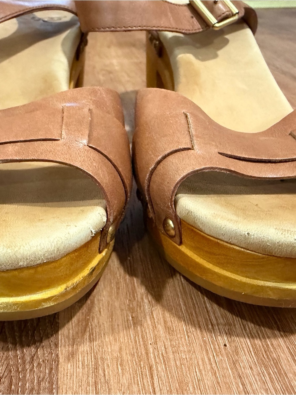 UGG Women’s Size 9 Brown Leather Janie Ankle Strap Platform Sandals - Picture 8 of 9